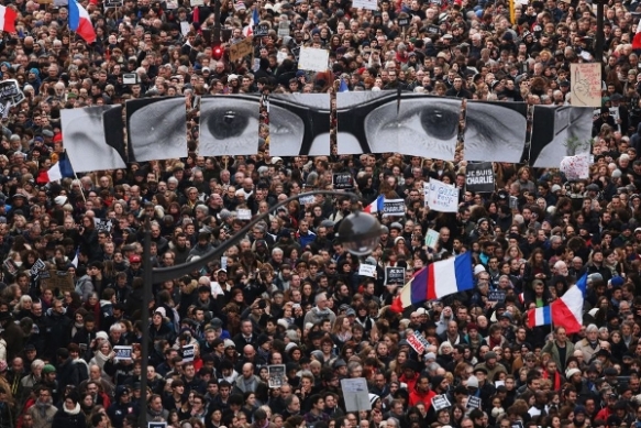 Momento de la manifestación contra el terrorismo el pasado domingo en París. // Foto: Christopher Furlong (El País). 