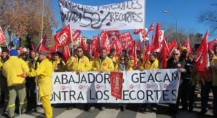 Protestas por los recortes en Geacam. // Foto: Europa Press.