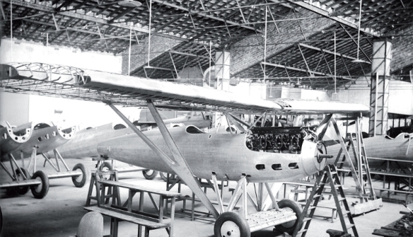 Taller de montaje de La Hispano Avión Nieuport-52 en proceso de fabricación. // Fondo fotográfico José López. CEFIHGU Diputación Provincial